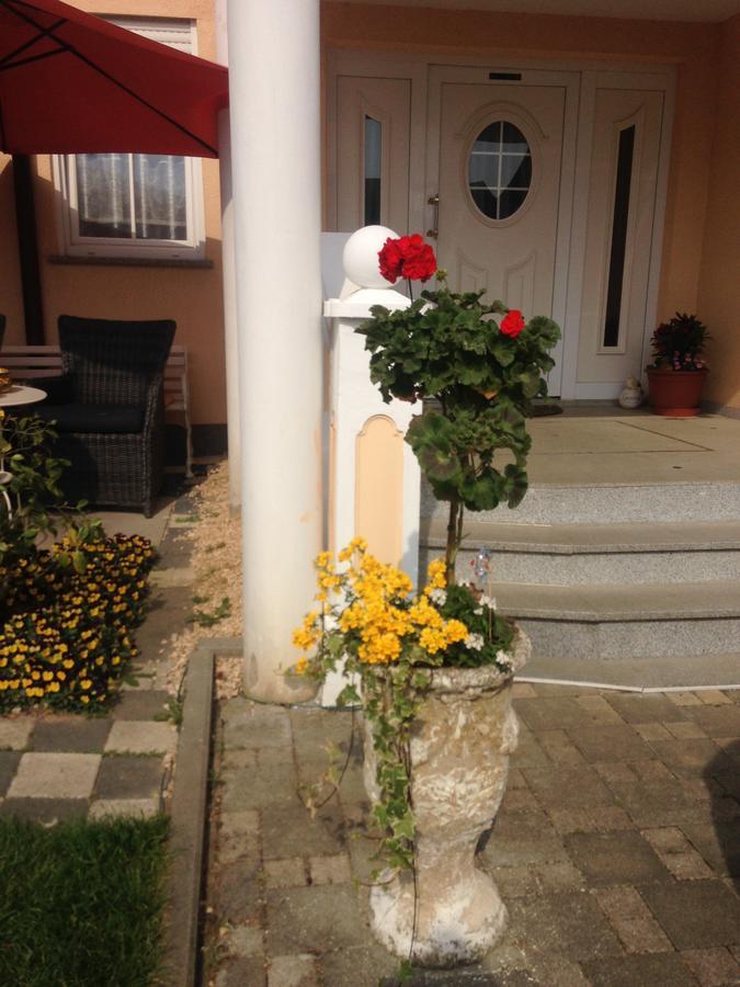 Gaestehaus Tante Tienchen 7 Minuten Zu Fuss Zum Europa Park , Plus Kostenloses Parkplatzticket Rulantica ,Alle Unsere Suiten Haben Einen Balkon ルスト エクステリア 写真