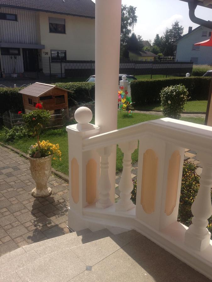Gaestehaus Tante Tienchen 7 Minuten Zu Fuss Zum Europa Park , Plus Kostenloses Parkplatzticket Rulantica ,Alle Unsere Suiten Haben Einen Balkon ルスト エクステリア 写真